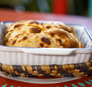 Empanada de carne con chimichurri - Wine.com.mx